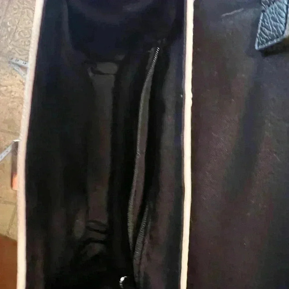 Express Black and White Vegan Leather Crossbody bag - Picture 8 of 8